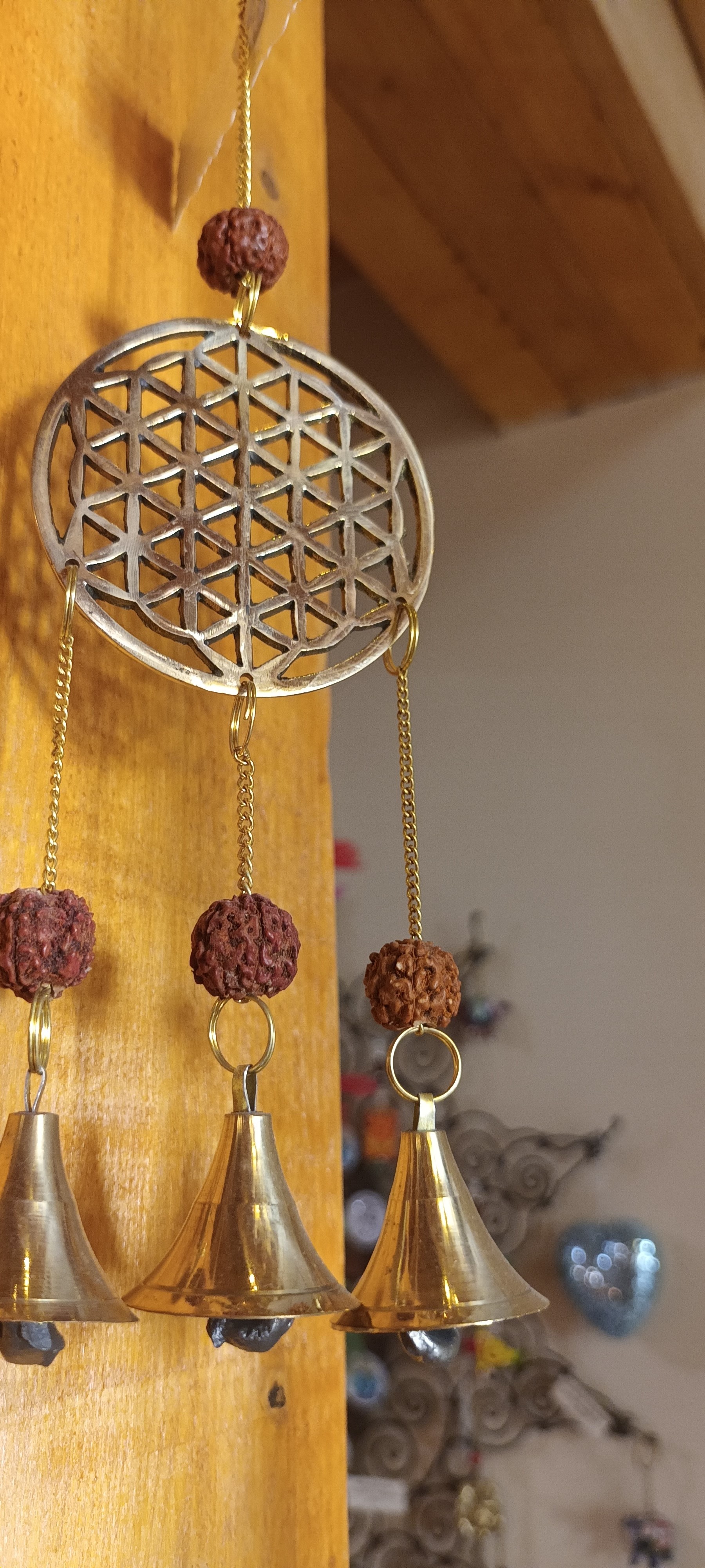 Mobile fleur de vie, graine de Rudraksha et clochettes