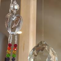 Ailes d'ange avec décoration de cristaux chakra