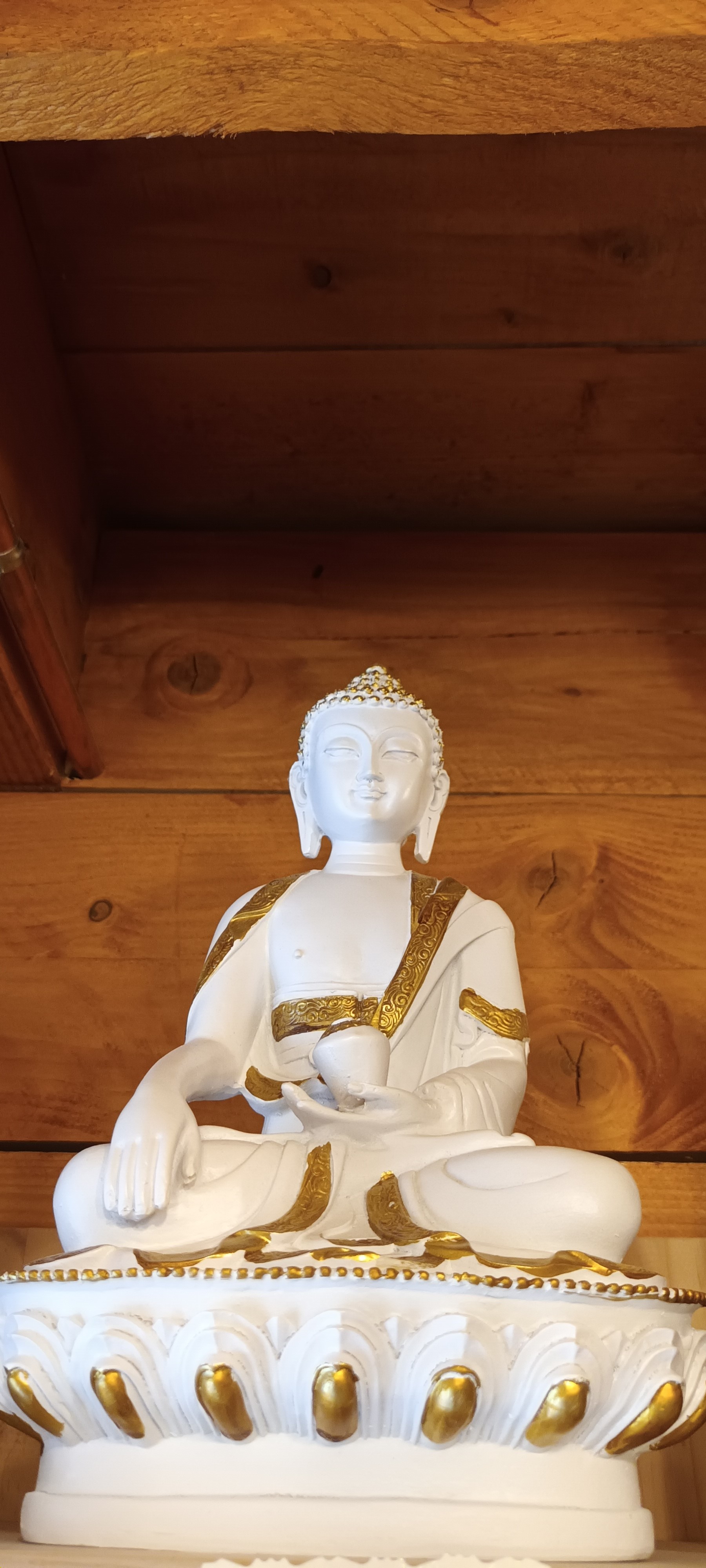 Bouddha blanc et doré