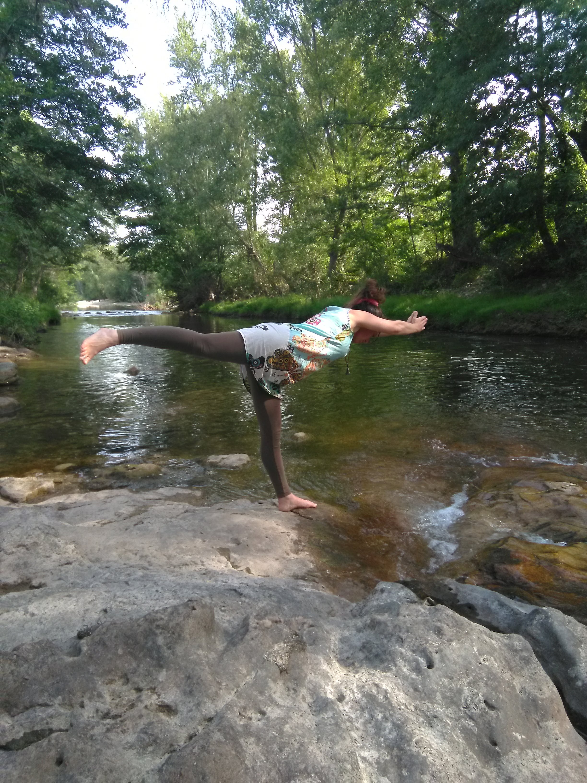 Virabhadrasana III - la posture du guerrier III  ॐ