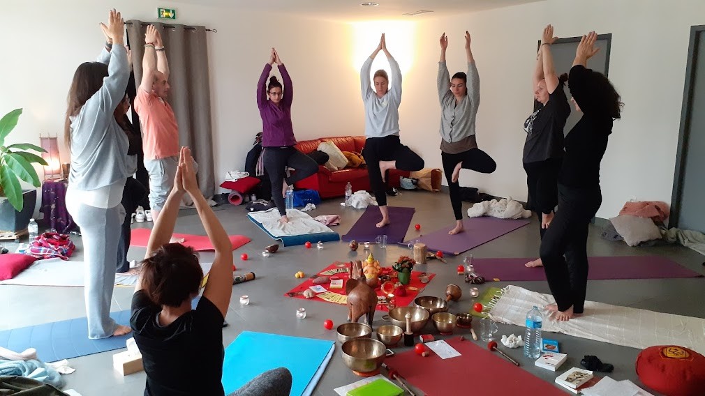 Ateliers Yoga - Posture de  l'arbre - Vkrasana