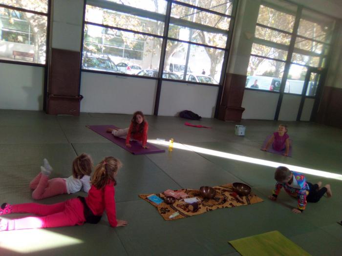 Sophro - Yoga Enfants Sérignan salle du dojo